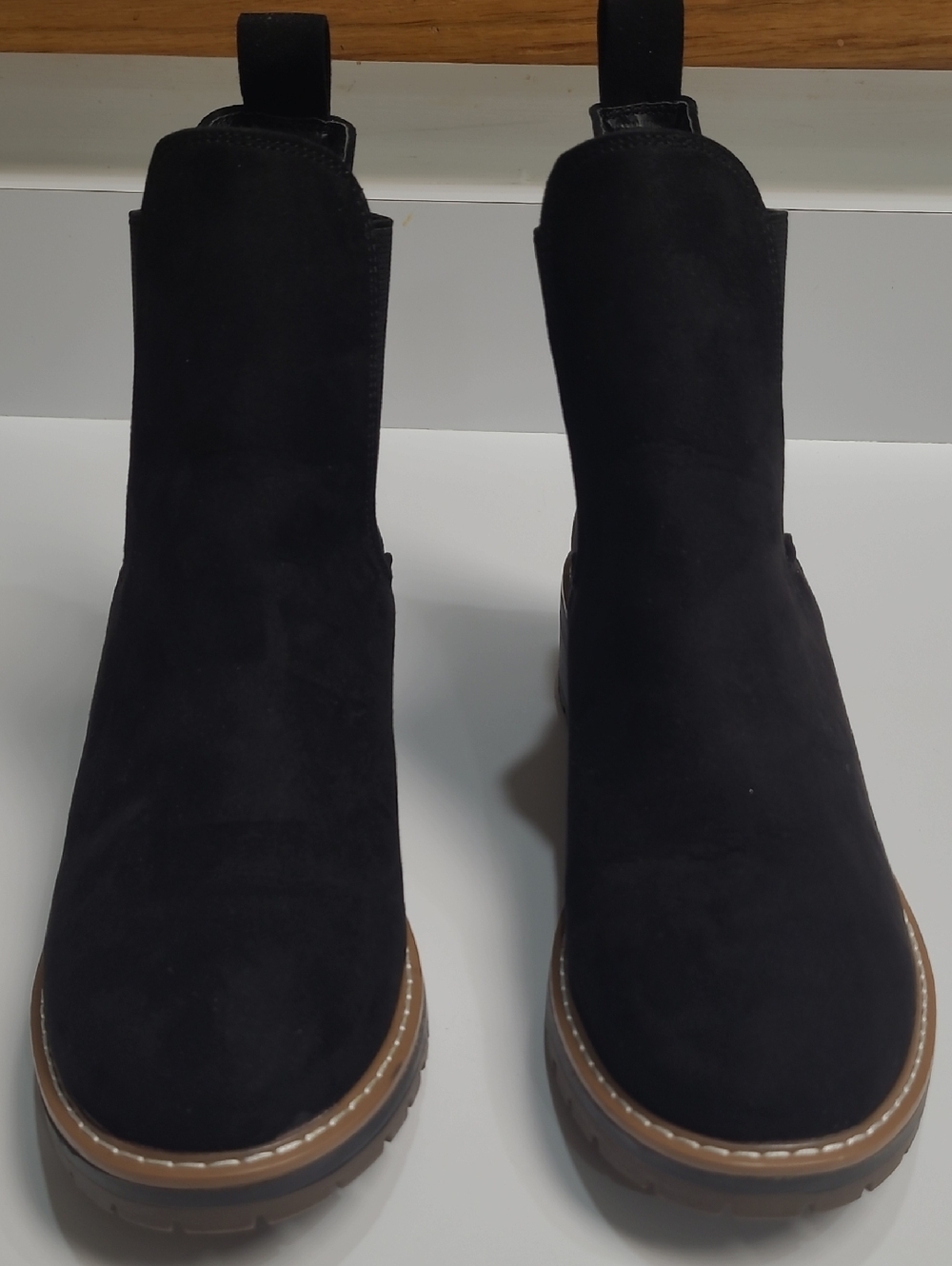 Kensie Black Chelsea Ankle Boots with Chunky Heels - Size 9